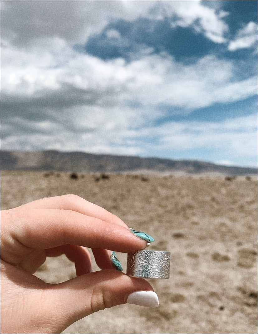 floral engraved ring