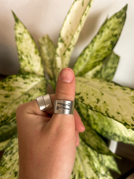 Tulip thick ring