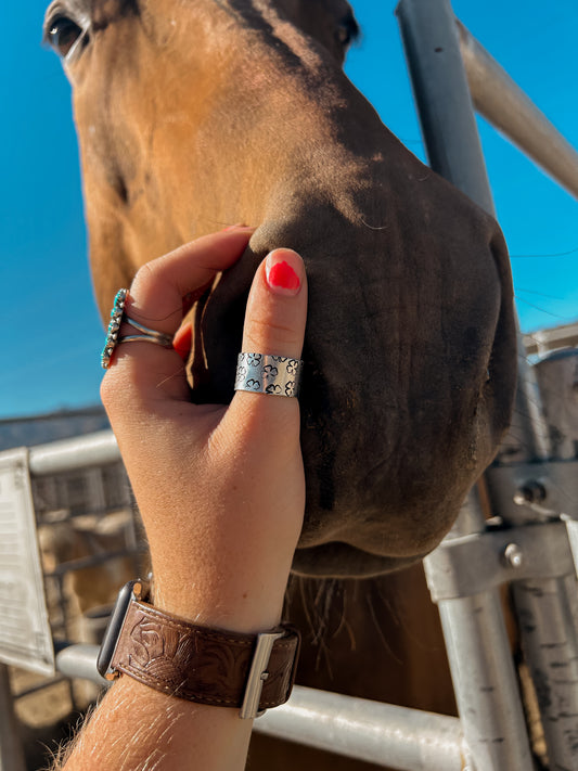 clover thick ring