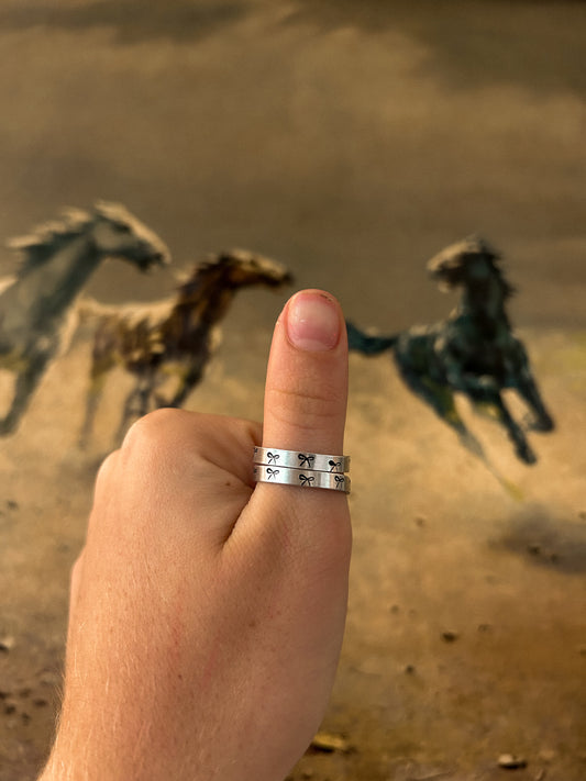 Bow thin stacker ring